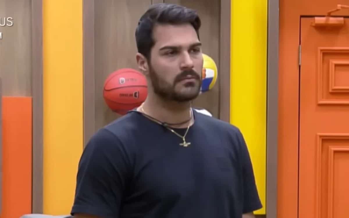 Shayan discutiu com Lucas e Tiago no reality show da Record (Foto: Reprodução/Record Tv)