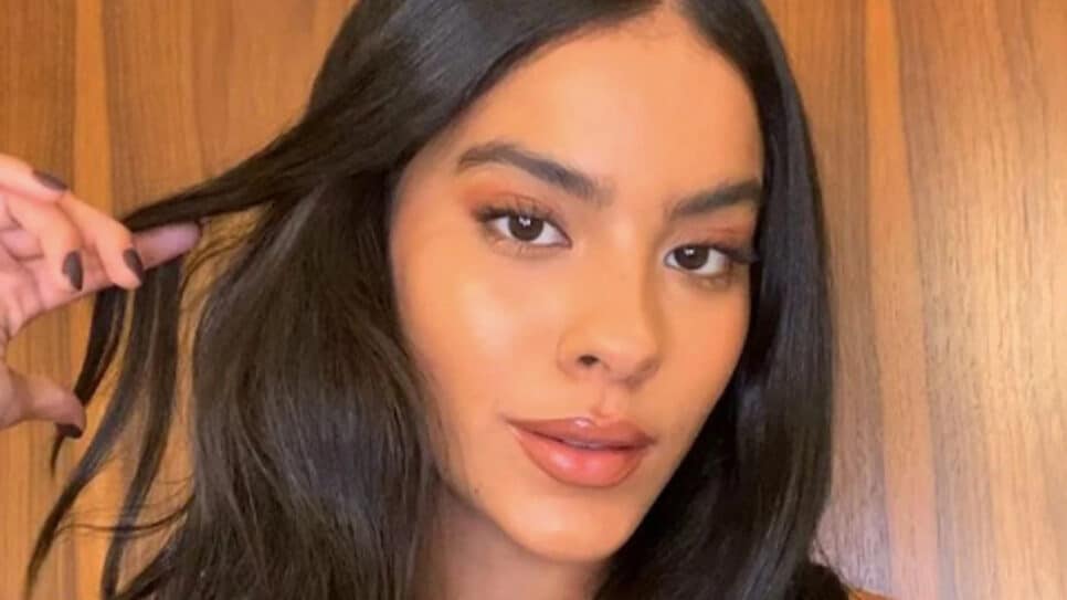 Bella Campos surpreende com novo visual