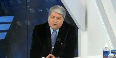 Imagem do post Datena deixou a discrição de lado e se emocionou ao vivo ao expor situação com sua família