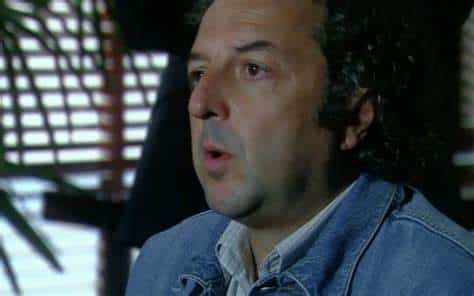 A Favorita: Baiano guarda grande segredo de assassinato terrível