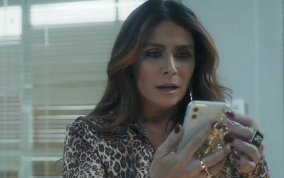 Travessia: Helô prende pai de família pedófilo e autora faz pedido