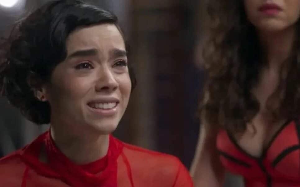 Cara e Coragem: Isis perde bebê em acidente e Renan surta