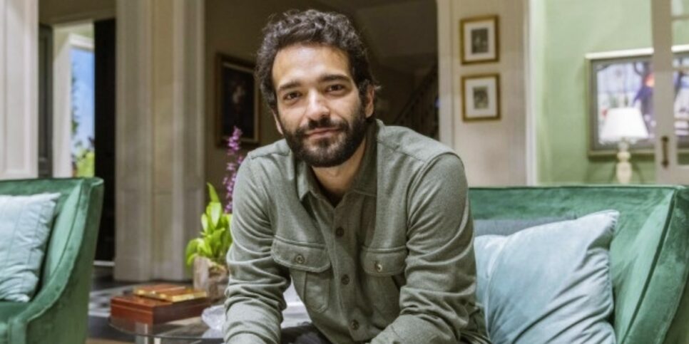 Após boatos sobre namoro, Humberto Carrão abre o jogo