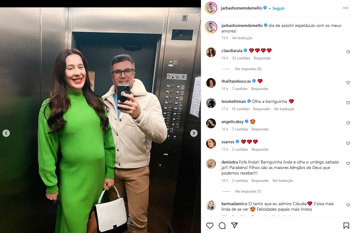 Claudia Raia posou ao lado de Jarbas Homem de Mello no espelho de um elevador (Foto: Reprodução / Instagram)