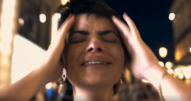 Travessia: Caíque acaba com Leonor e a faz ir ao fundo do poço