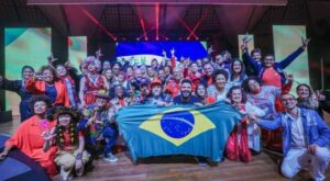 Vladimir Brichta e Paulo Vieira, contratados da Globo peitaram a emissora e participaram de showmício de Lula (Foto: Reprodução / Globo)