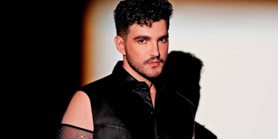 Jão se assume no programa Lady Night e conta quem é o namorado