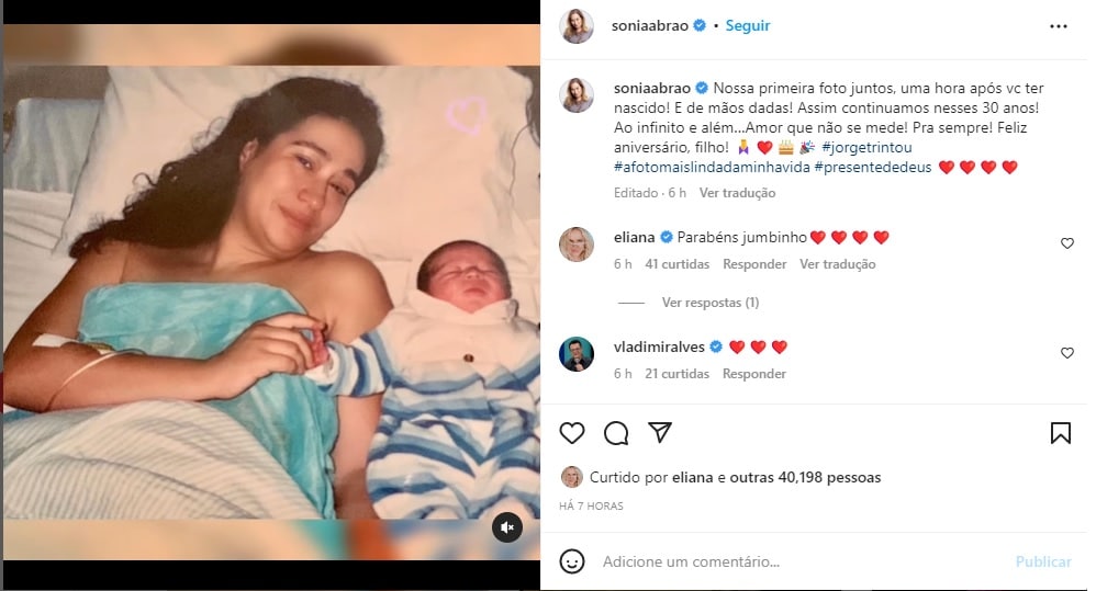 Sonia Abrão aparece novinha em foto rara com seu filho (Imagem Reprodução Instagram)