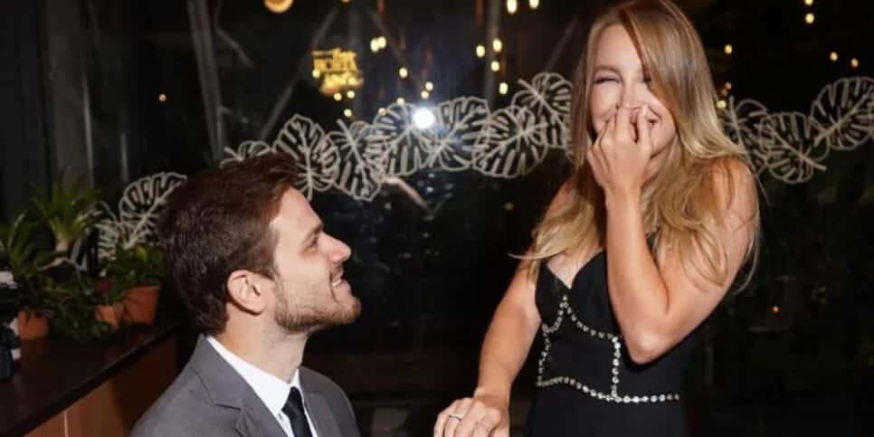 A atriz Carla Diaz foi pedida em casamento (Foto: Reprodução)