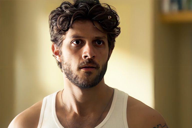 Travessia: Ari é detonado por Oto e desconta a revolta em Brisa