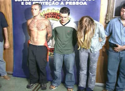 Mansão em que ocorreu o crime continua vazia (Foto: Reprodução/GloboNews)