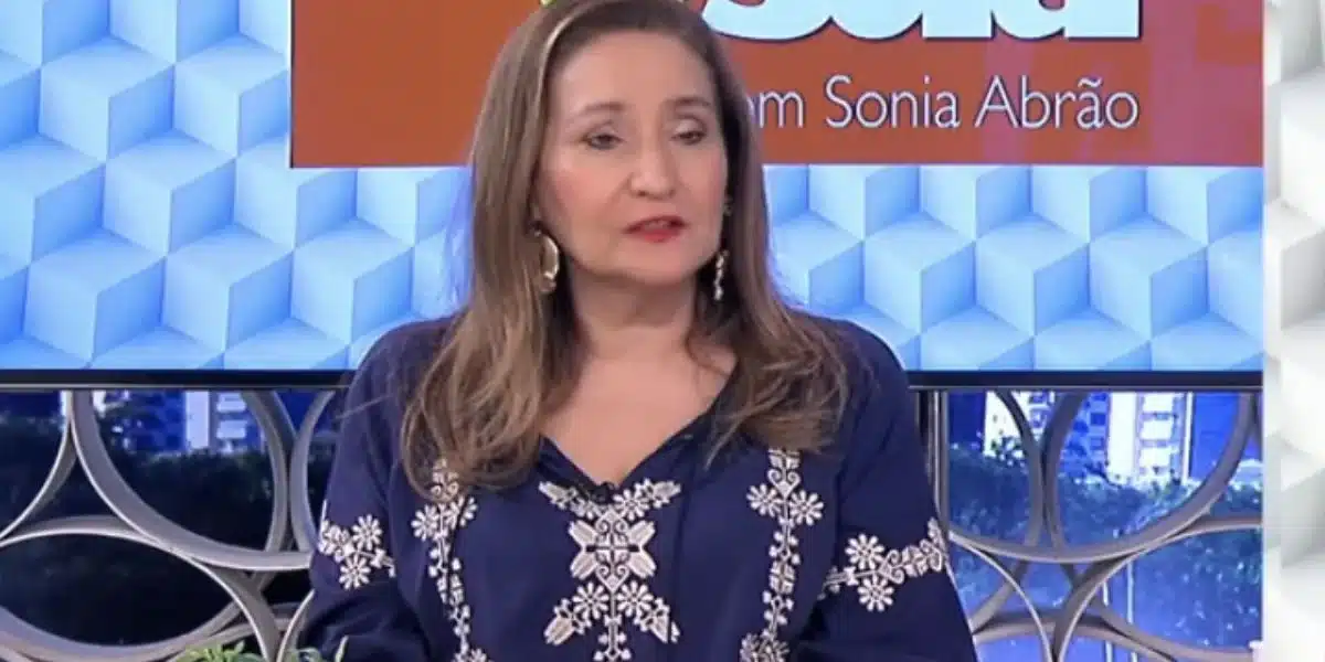 Ao vivo no A Tarde é Sua, Sonia Abrão fala sobre a ausência do Eduardo Costa, no navio Cabaré, do cantor Leonardo - Foto Reprodução