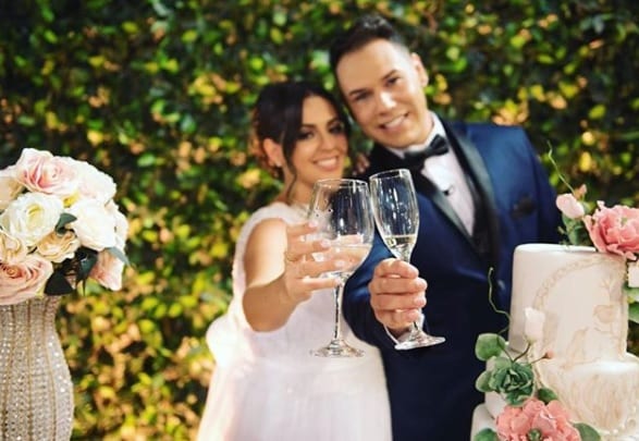 Tiago Barnabé e a esposa Adriane Domingues no dia do seu casamento (Foto Reprodução/Internet)