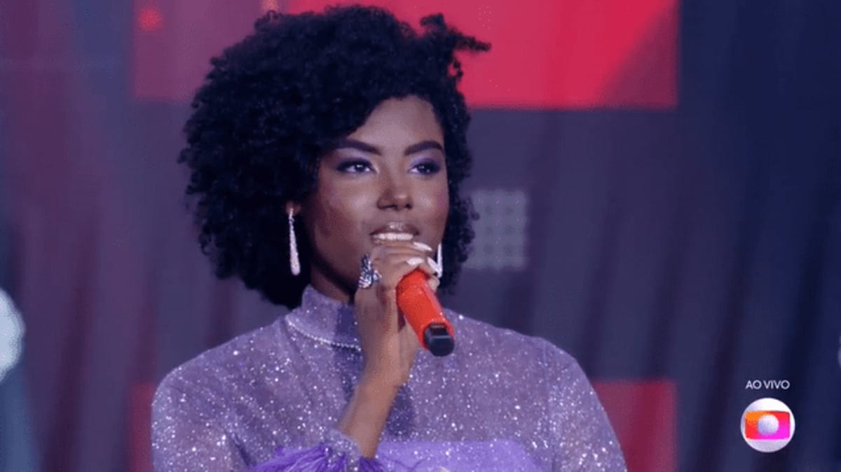 Keilla Júnia grande campeã do programa The Voice Brasil da Rede Globo