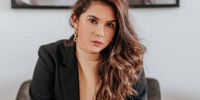 Giselly Bicalho sofre acidente de carro em estrada (Imagem Reprodução Internet)