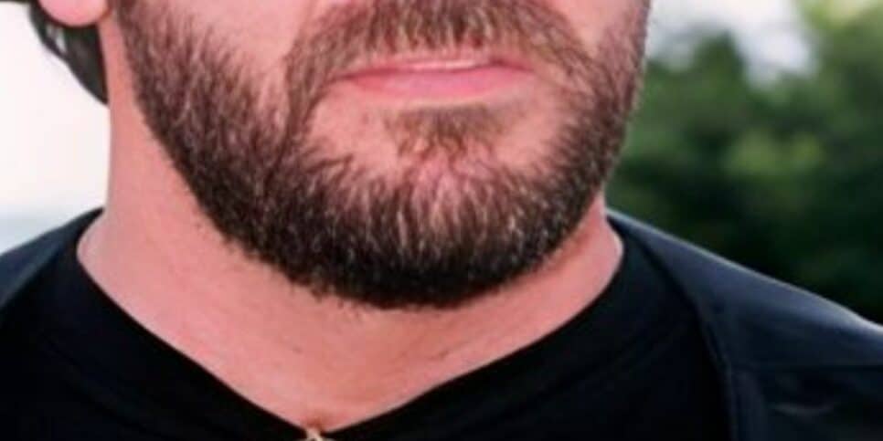 Proibido de pisar na Globo, galã hoje vende marmitas nas ruas para sobreviver