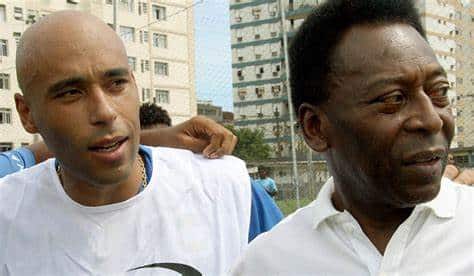 Filho de Pelé conta motivo de estar longe do pai internado