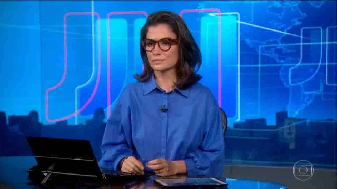 Renata Vasconcellos é uma das principais jornalistas da Globo, e ela âncora o Jornal Nacional junto com William Bonner diariamente (Foto Reprodução/Internet)