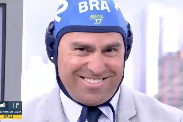 Bocardi chegou a virar "Meme" ao usar uma touca de polo aquático (Foto Reprodução/Internet)