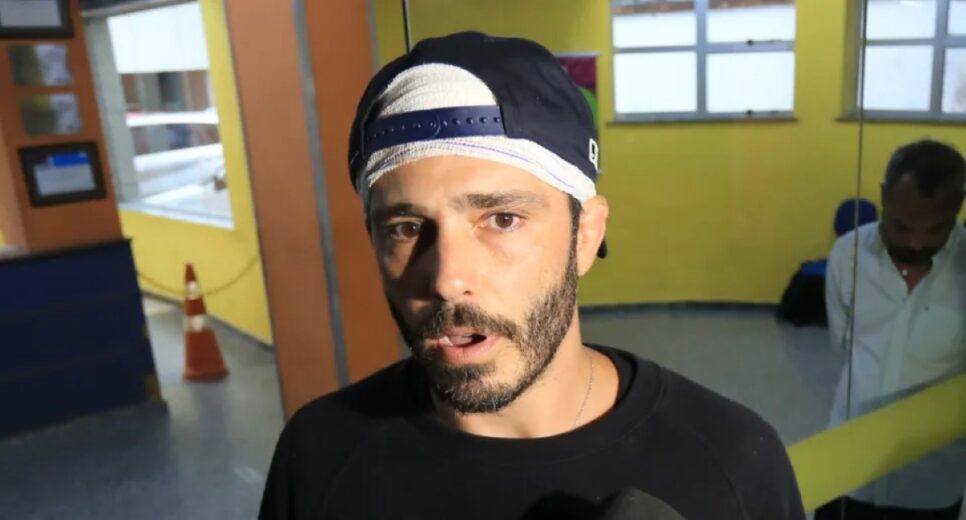 O ator Thiago Rodrigues fez depoimento após agressão no Rio (Foto: Fabricio Pioyani/Agnews)