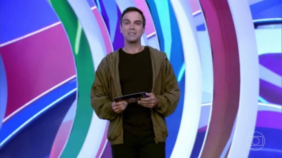 BBB23: Tadeu para tudo, ao vivo, e dá um aviso que pega a todos de surpresa: "Tem gente nova chegando"(Foto Reprodução/Internet)