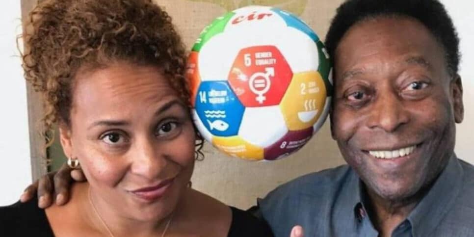 Kely Nascimento fez post agradecendo a presença do pai de Neymar no velório de Pelé ( Imagem Reprodução Internet)