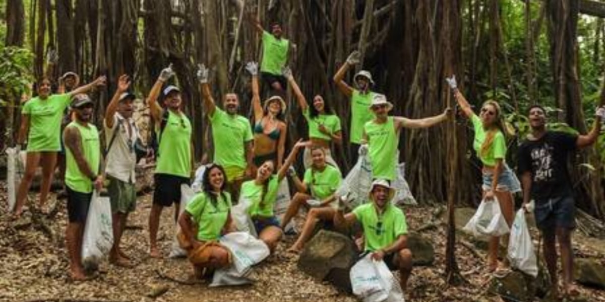 Grazi e Marlon participam de um evento para limpar praias (Foto Reprodução Instagram)