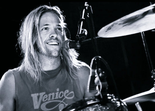 O apresentador do Caldeirão com Non da Globo falou sobre o famoso Taylor Hawkins (Foto: Reprodução)