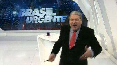 Imagem do post O dia em que Datena se ajoelhou na TV ao dar notícia no Brasil Urgente, da Band, e deu o que falar