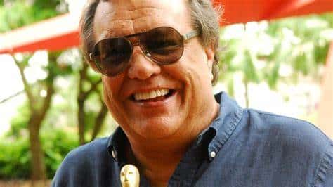 Em estado grave no hospital, Dennis Carvalho reage a tratamento