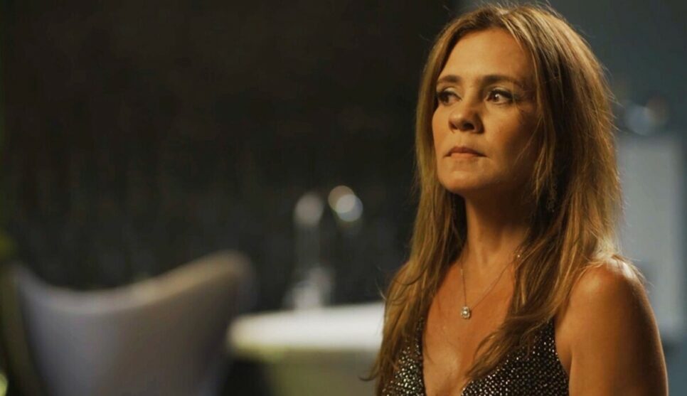 Atriz da Globo Adriana Esteves está no elenco da nova Série da Globoplay