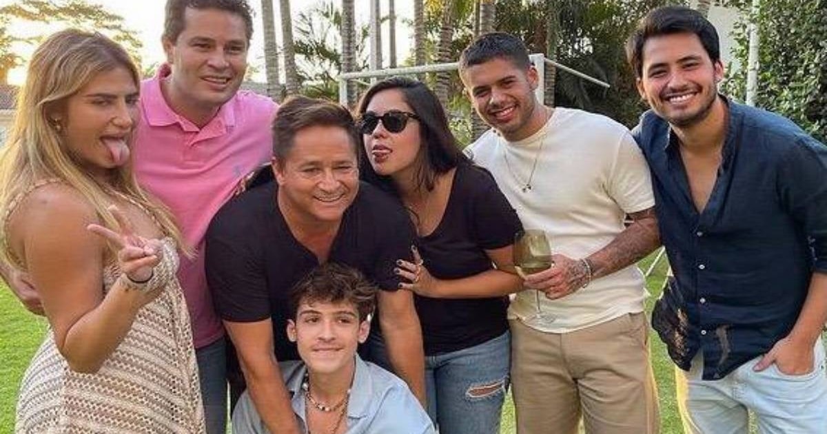 O cantor sertanejo Leonardo e todos seus seis filhos, frutos de diversas relações 