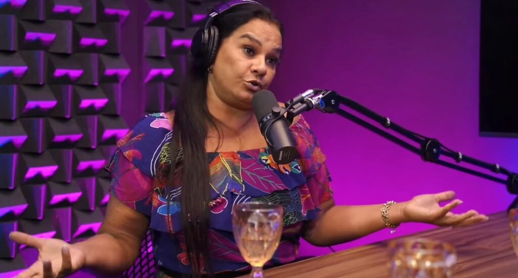 A atriz Solange Couto no podcast Papagaio Falante