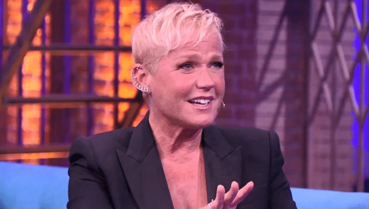 A famosa ex-apresentadora da Globo, Xuxa Meneghel falou sobre momentos difíceis (Foto: Reprodução)