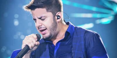 Irmã de Cristiano Araújo mostra objetos deixados pelo do cantor momentos antes de sua morte: 