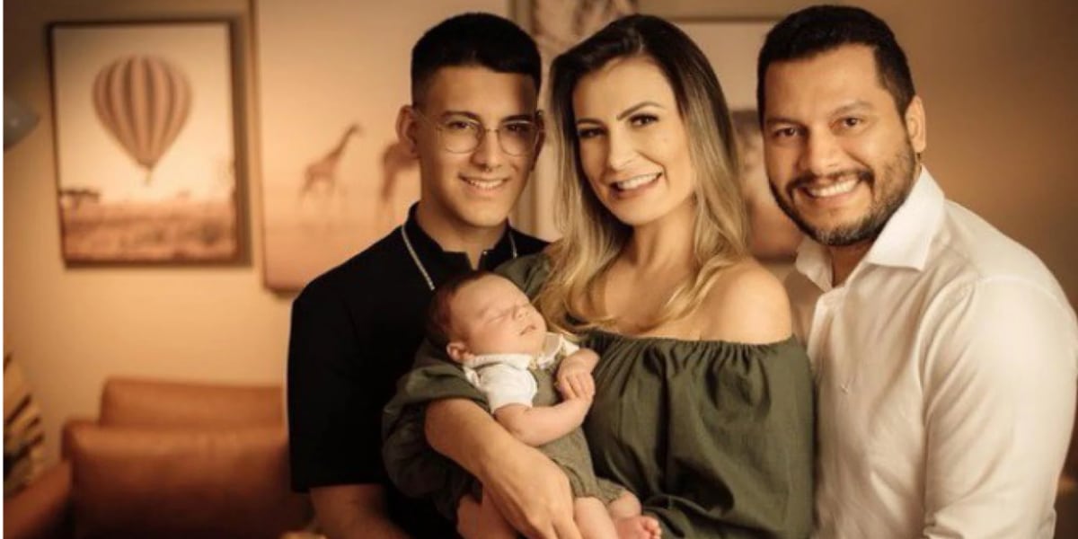 Andressa Urach, os filhos e o ex-marido. Thiago Lopes (Imagem Reprodução Internet)