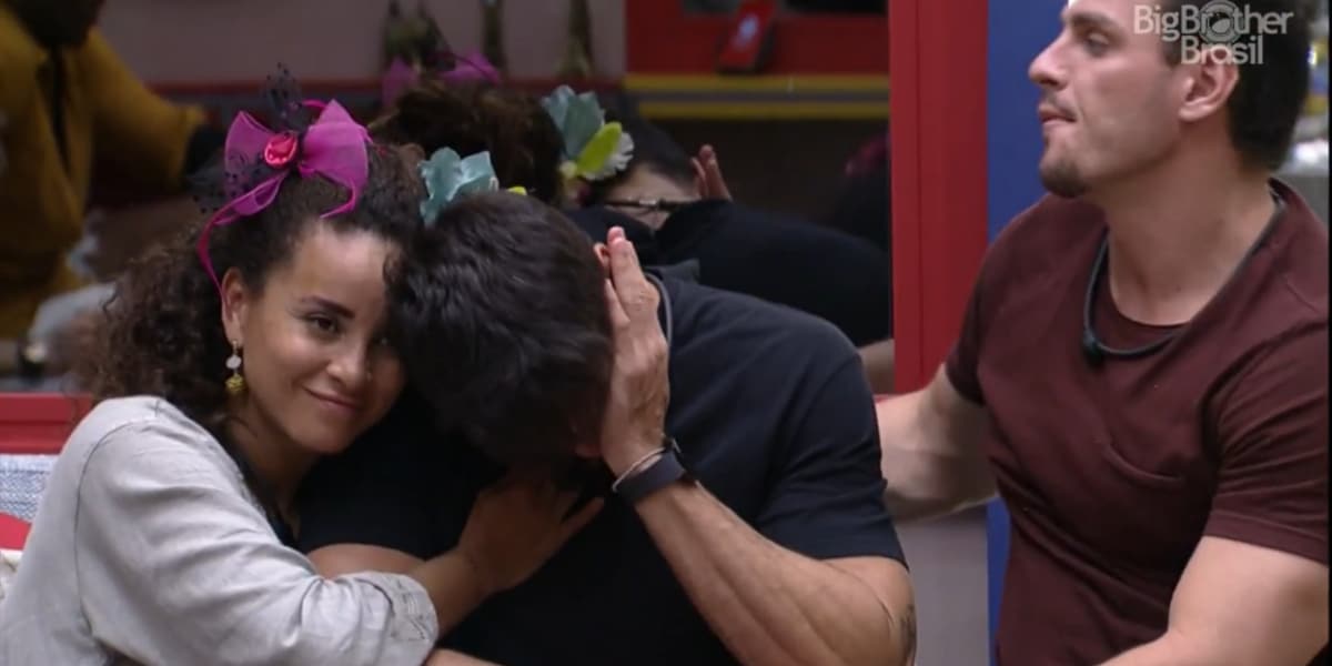 BBB23: Domitila vira piada após consolar Cara de Sapato (imagem Reprodução Globo)