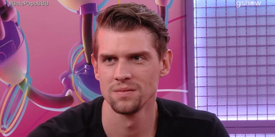 BBB: Eliminado, Cristian faz revelação sobre bumbum de brother