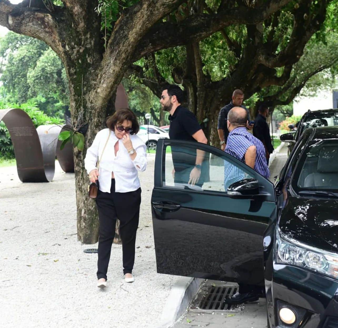 Família Marinho foi até o velório (Foto: Agnews)