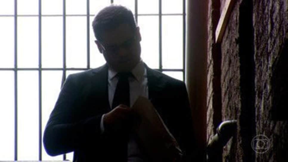 Cena do personagem Norton (Alexandre Schumacher) em novela