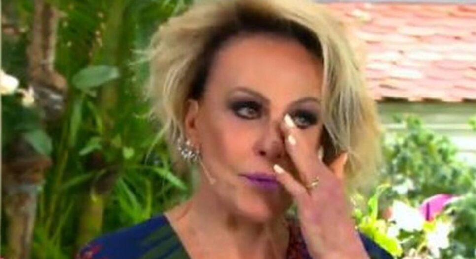Ana Maria Braga vê áudio ser vazado na Globo (Foto: Reprodução)