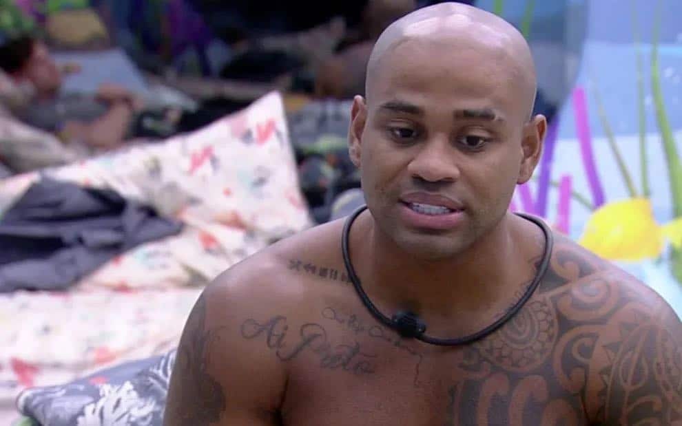 BBB 23: Cezar Black faz má fama de Paula para Cristian