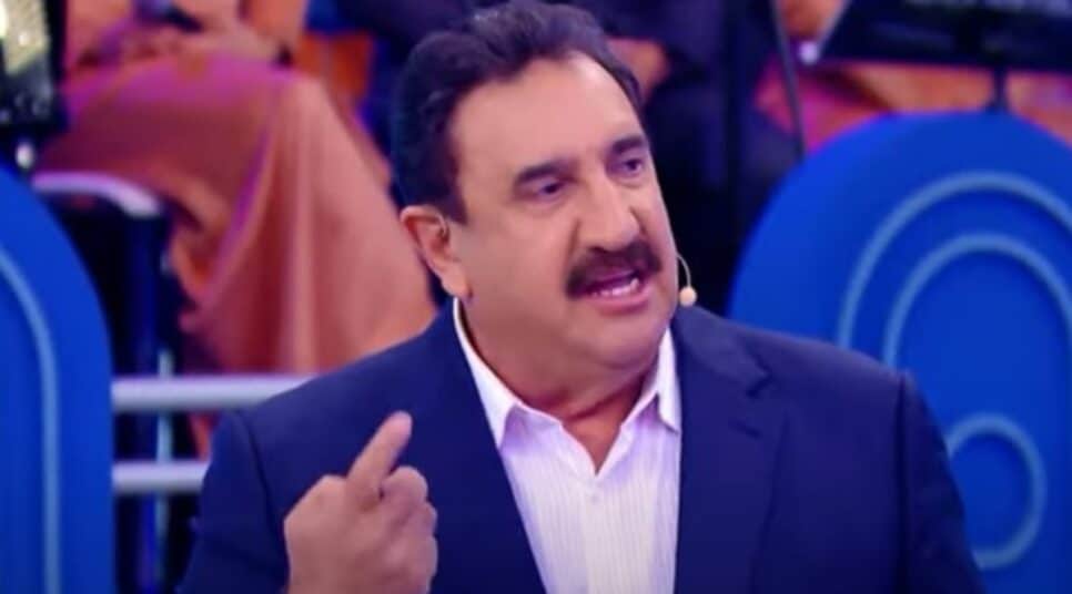 Programa do Ratinho amarga em audiência e SBT perde para programa da Record