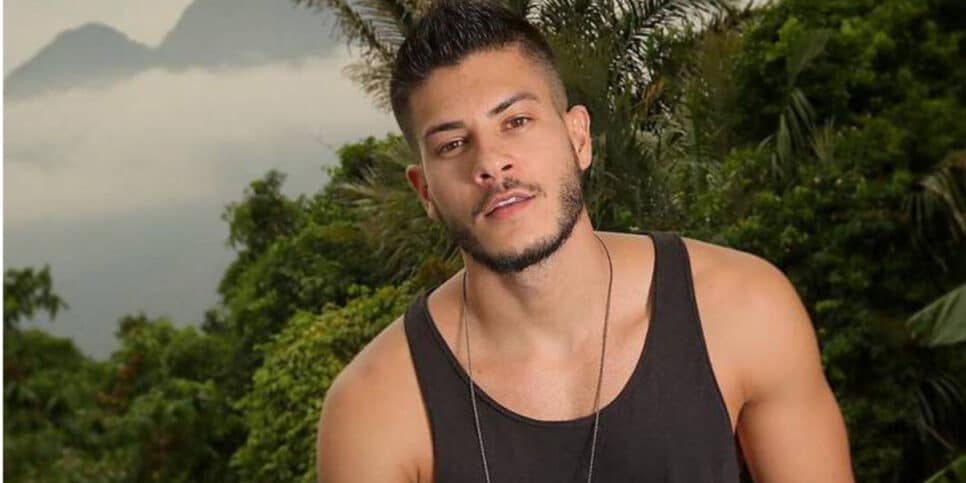 Arthur Aguiar tomou atitude após Maíra Cardi assumir relacionamento (Imagem Reprodução Internet)