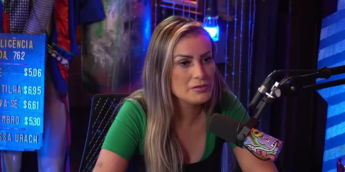 Andressa Urach fala sobre polêmicas envolvendo sua vida em podcast (Imagem Reprodução Youtube)