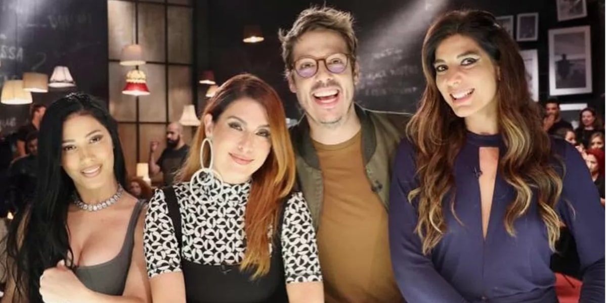 Simaria, Fernanda Paes Leme, Fábio Porchat e Andréia Sadi no programa do GNT (Imagem Reprodução Internet)