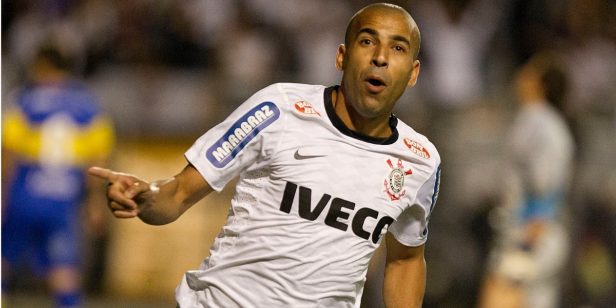 Emerson Sheik jogando no Corinthians (Imagem Reprodução Internet)