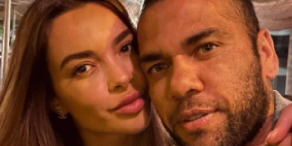 Ex-mulher de Daniel Alves faz desabafo aos prantos após divórcio: 'Dói'