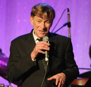 O famoso cantor Bobby Caldwell deixou uma multidão de fãs (Foto: Reprodução / Internet)