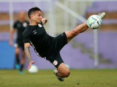 Imagem do post “Abalo emocional”:  Técnico do Red Bull detona o Palmeiras por “assédio” a Artur